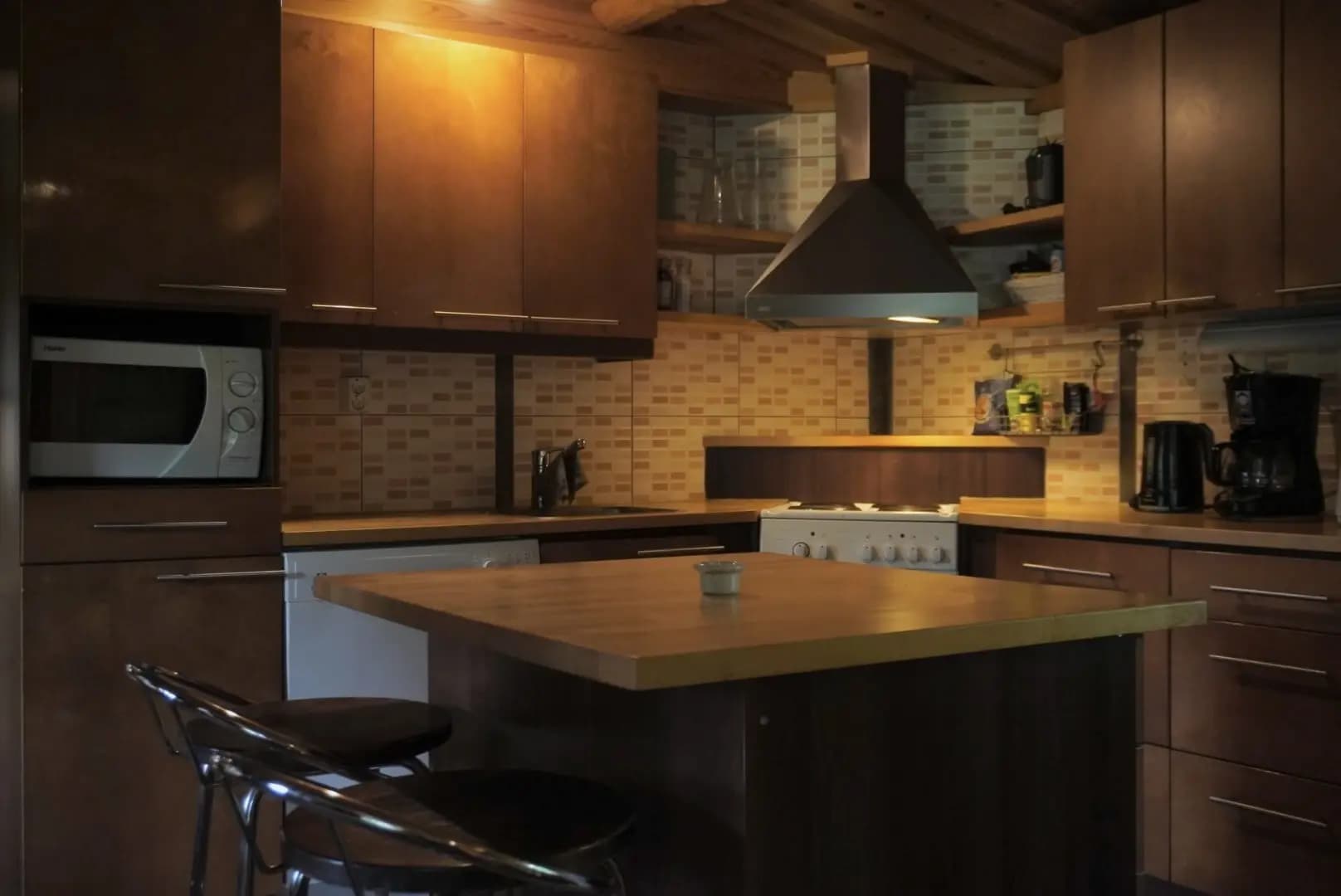 Kitchen focused view alternative