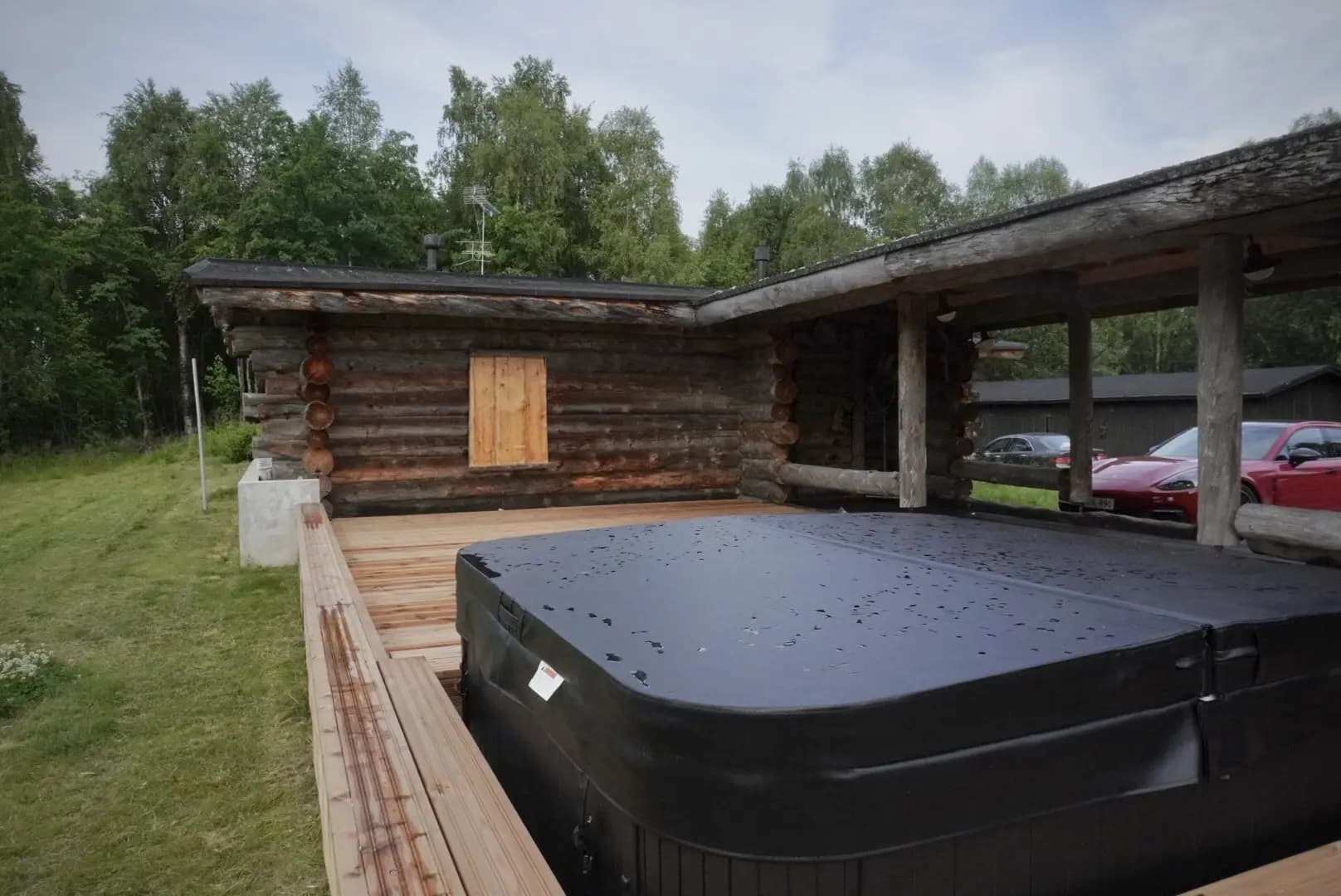 Hot tub on terrace