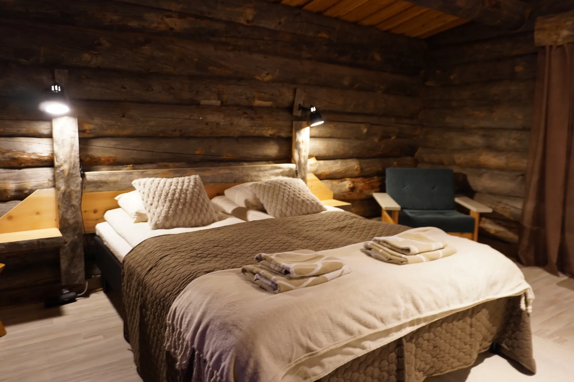Master bedroom with queen bed