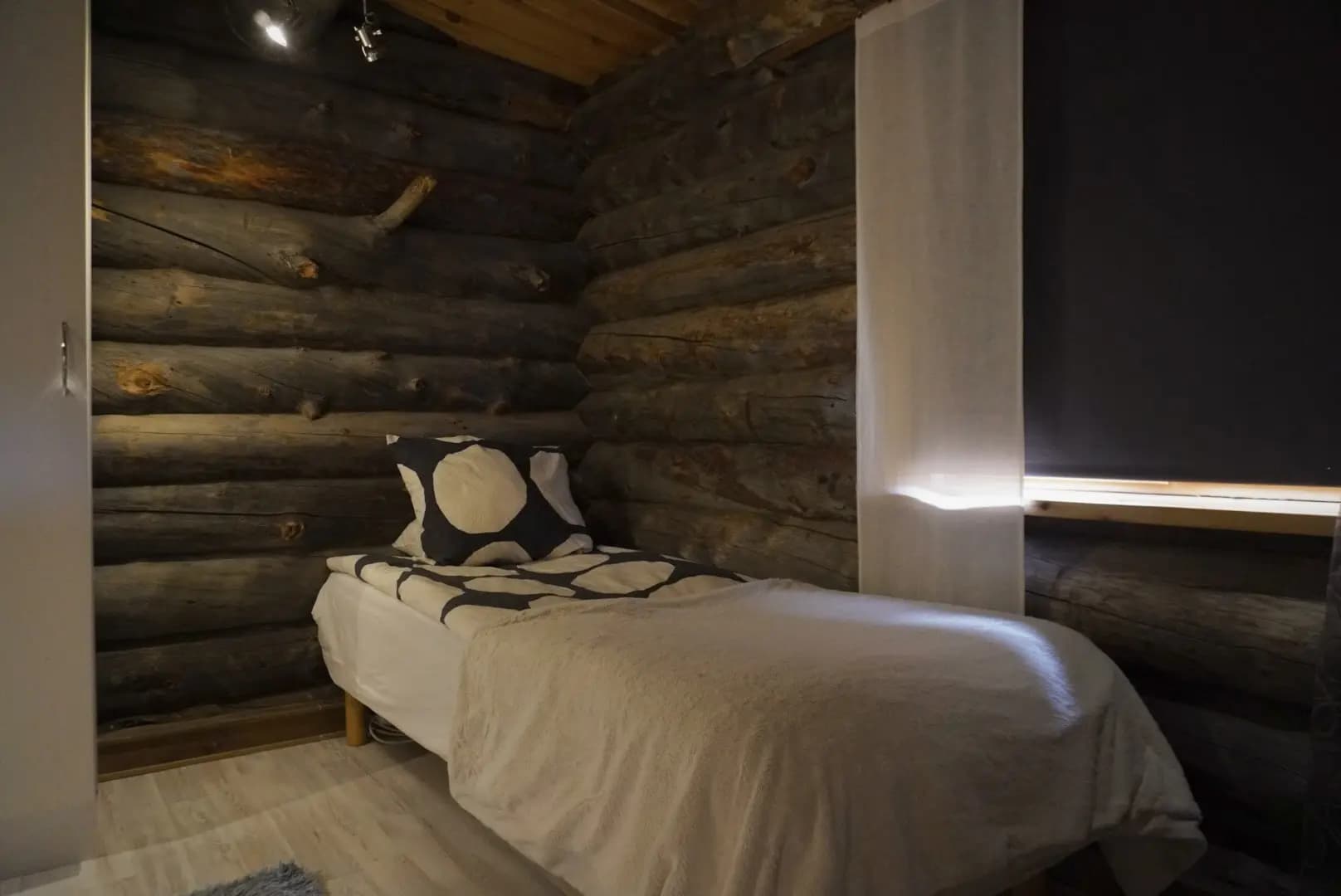 Single bed in second bedroom